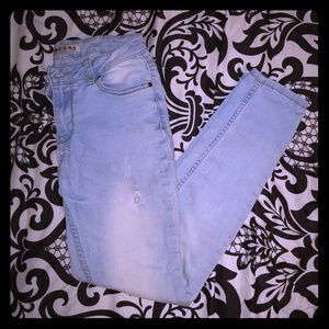 (SOLD) - Encore Lightwash Jean's